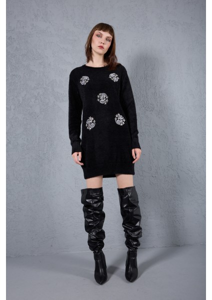 Kadın Siyah Sakal Iplik Boncuk Nakışlı Bisiklet Yaka Triko Kazak modelleri