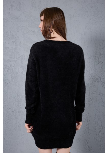 Kadın Siyah Sakal Iplik Boncuk Nakışlı Bisiklet Yaka Triko Kazak