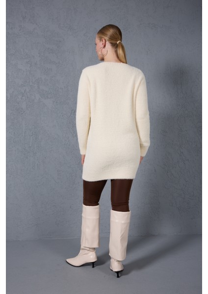 Kadın Ekru Sakal Iplik Boncuk Nakışlı Bisiklet Yaka Triko Kazak modelleri