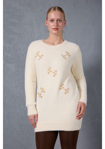Kadın Ekru Sakal Iplik Boncuk Nakışlı Bisiklet Yaka Triko Kazak fırsatları