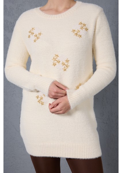 Kadın Ekru Sakal Iplik Boncuk Nakışlı Bisiklet Yaka Triko Kazak