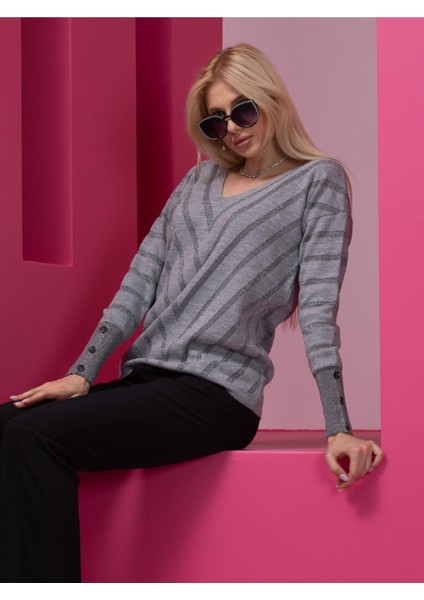 Gri Çizgili V Yaka Kadın Kazak fiyatları