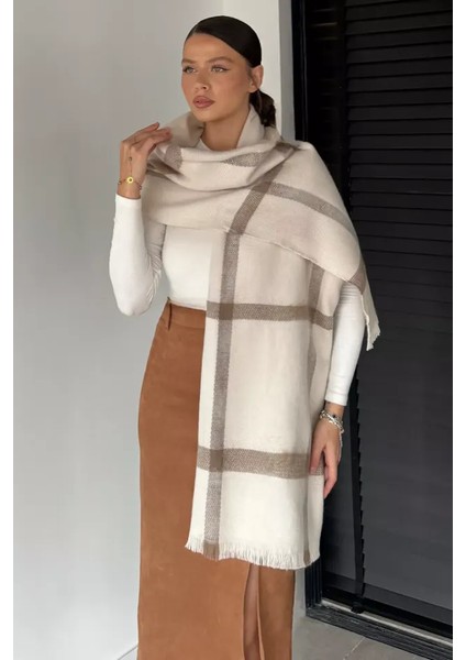 Sıcak Tutan Kalın Kışlık Yumuşak Dokulu Püsküllü Omuz Şalı Beyaz Ekose Uzun Pufy Düz Şal Atkı 175X70CM modelleri