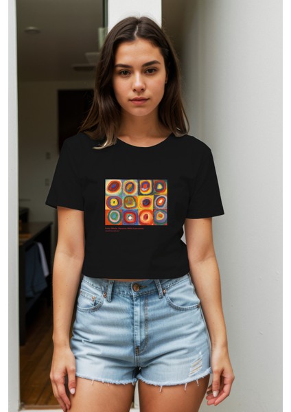 Color Study, Squares With Concentric Circles Crop Tişört - Siyah fiyatları