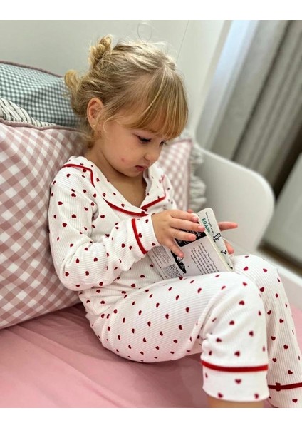 Kırmızı Kalp Desenli Fitilli Yumuşak Kumaş Düğmeli Beli Lastikli Kız Çocuk Pijama Alt Üst Takım