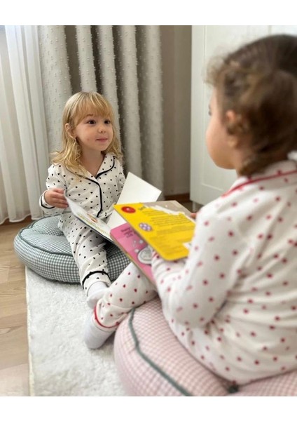 Kırmızı Kalp Desenli Fitilli Yumuşak Kumaş Düğmeli Beli Lastikli Kız Çocuk Pijama Alt Üst Takım modelleri