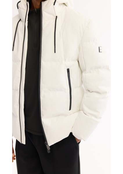 Erkek Beyaz Kapüşonlu Su İtici Rüzgar Geçirmez -7°C Dayanıklı Şişme Comfort Fit Mont A52Y6184