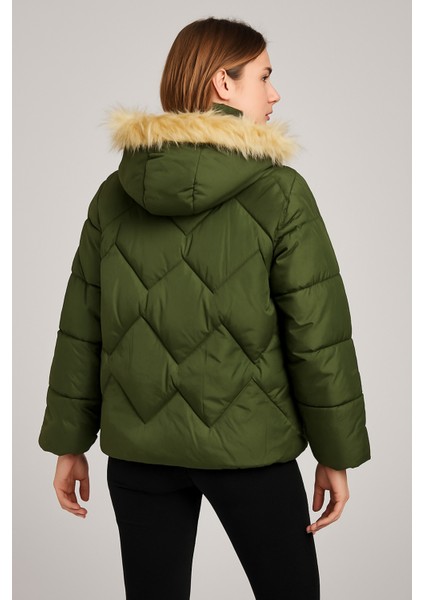 Şişme Mont (Tüylü Fermuarlı Kapşonlu) fırsatları