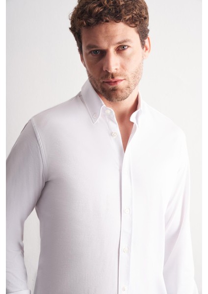 Beyaz Düğmeli Yaka Örme Uzun Kol Performans Ürün Slim Fit Esnek Gömlek 1004255270 fırsatları