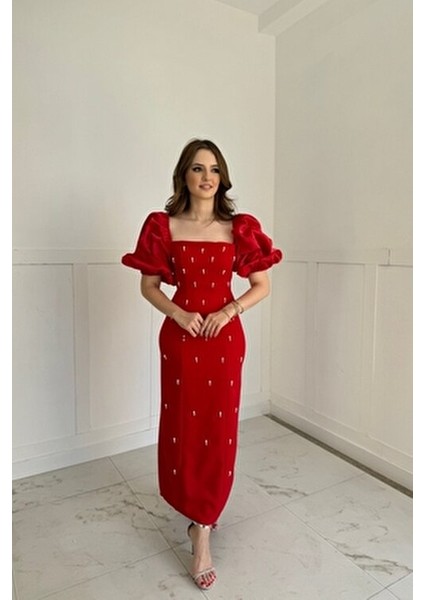 kare yaka maxi boy taş detaylı pera kırmızı elbise modelleri