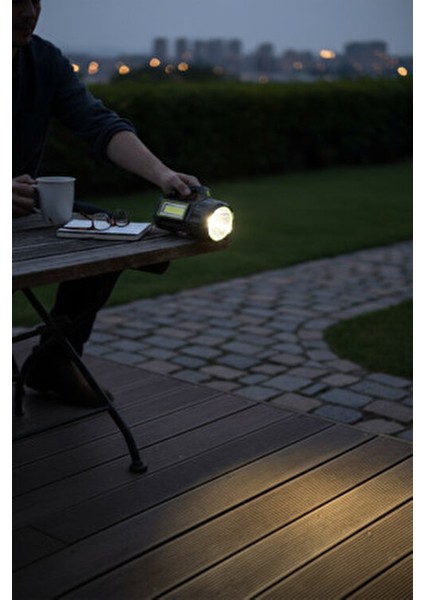 Uzun Menzilli Şarjlı Kamp Lambası El Feneri – Deprem, Acil Durum, Bahçe ve Kamp Kullanımı