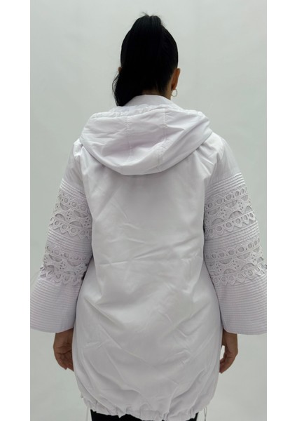 Büyük Beden Kapüşonlu Dantel Detaylı Kadın Ince Yağmurluk Rüzgarlık Mont fırsatları
