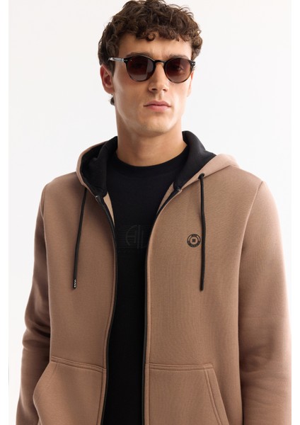 Erkek Açık Kahverengi Kapüşonlu 3 İplik Şardonlu Fermuarlı Regular Fit Sweatshirt E001019