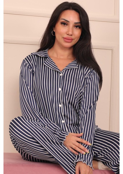 Kadın Dikey Çizgi Desenli Önü Düğmeli Uzun Kol Altı Uzun Milan Kumaş Pijama Takımı modelleri