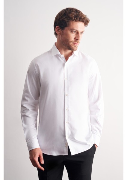 Beyaz Yarım Italyan Yaka Kendinden Desenli Uzun Kol Premium Slim Fit %100 Pamuk Gömlek 1004255193
