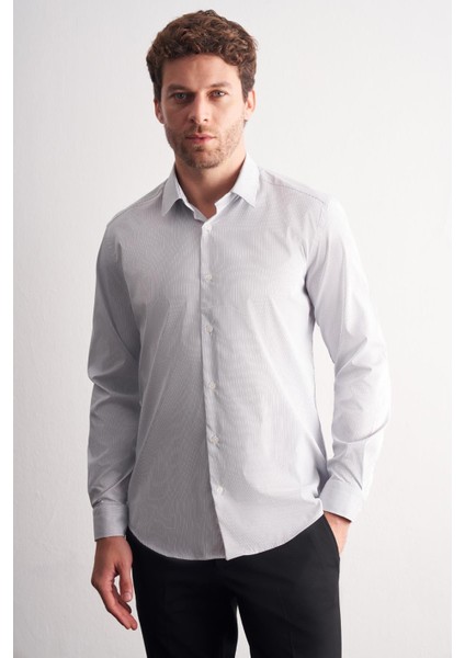 Beyaz - Lacivert Sert Yaka Çizgili Desen Uzun Kol Slim Fit Esnek Gömlek 1004255177