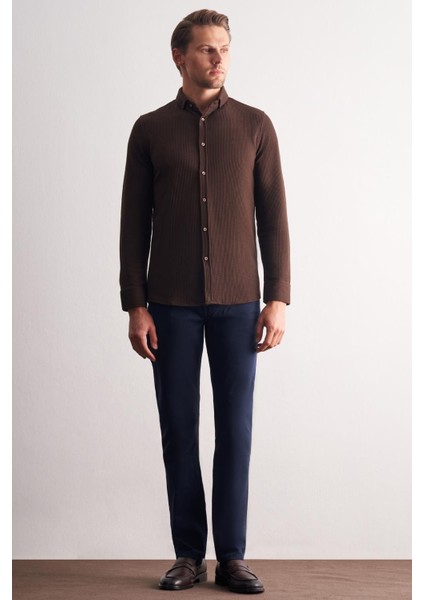 Koyu Kahverengi Smart Düğmeli Yaka Uzun Kol Cepsiz Slim Fit Casual Gömlek 1004255169 fiyatları
