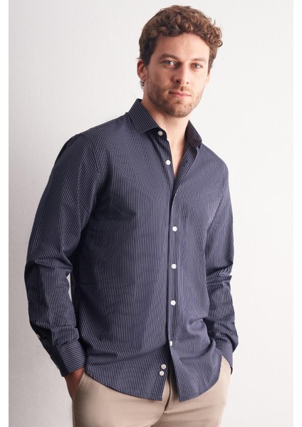 Lacivert - Beyaz Yarım Italyan Yaka Çizgili Desen Uzun Kol Slim Fit Pamuklu Gömlek 1004255179 modelleri