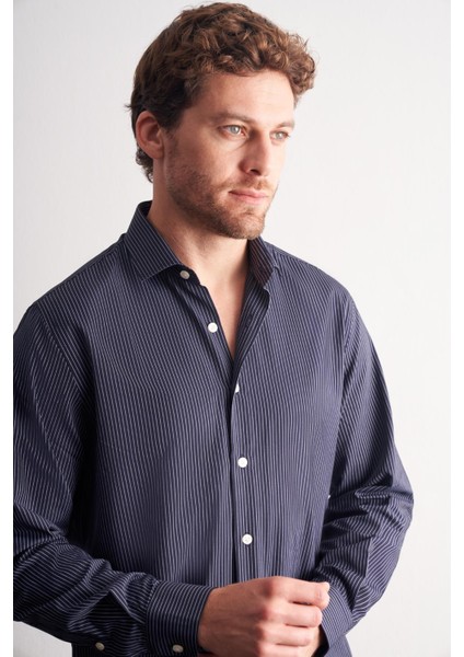 Lacivert - Beyaz Yarım Italyan Yaka Çizgili Desen Uzun Kol Slim Fit Pamuklu Gömlek 1004255179 fırsatları