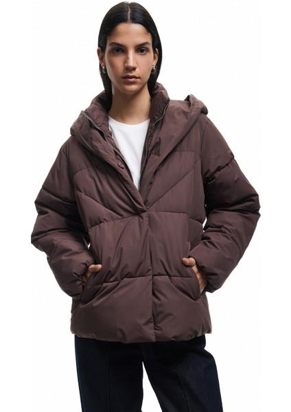 Kapüşonlu Fermuarlı Düğme Detaylı Cepli Rahat Kalıp Kapitone Şişme Mont