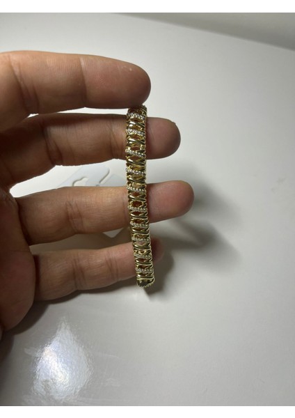 Zirkon Taş Detaylı Gold Kaplama Kadın Bileklik – Parlak ve Zarif Tasarım modelleri