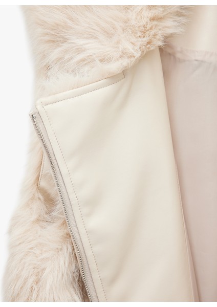 Kolsuz Fermuarlı Cepli Crop Suni Kürk Yelek