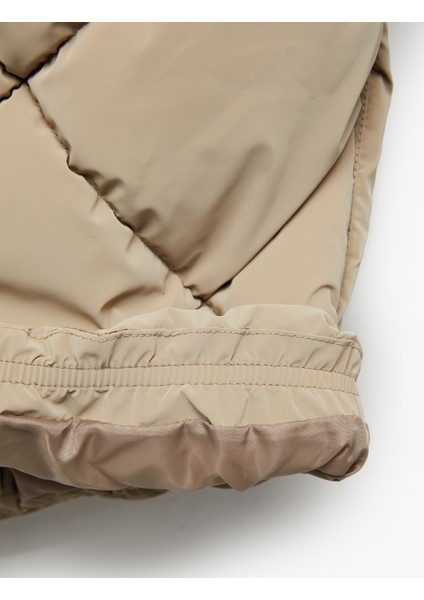 Uzun Kollu Fermuarlı Kapitone Kapşonlu Şişme Mont