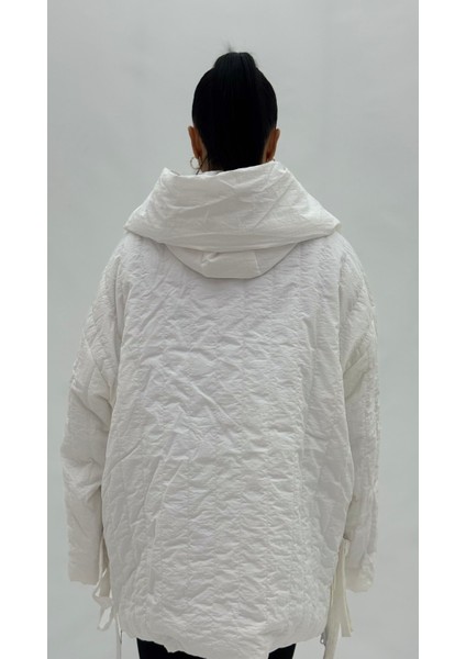 Büyük Beden Yakalı Düğmeli Cepli Kadın Şişme Mont fırsatları