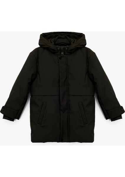 Uzun Kollu Çıtçıt Detaylı Cepli Slim Fit Kapşonlu Mont