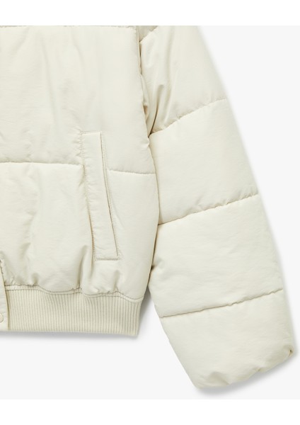 Fermuarlı Cep Detaylı Uzun Kollu Geniş Yaka Anorak Şişme Mont