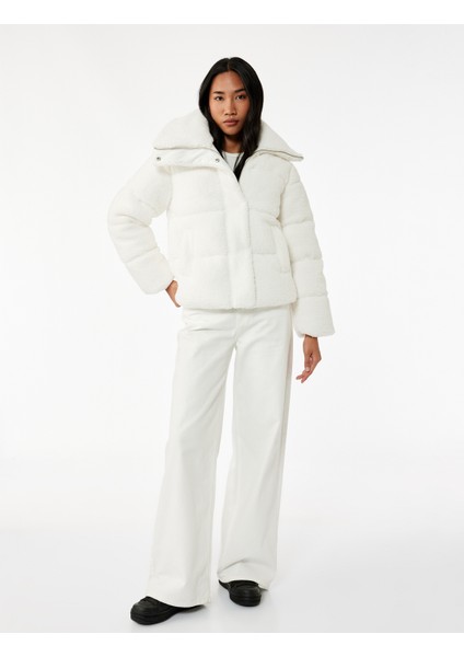 Uzun Kollu Cepli Fermuarlı Dik Yaka Detaylı Anorak Peluş Şişme Mont fiyatları