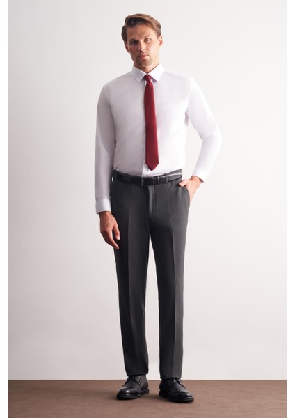 Beyaz Klasik Yaka Uzun Kol Cepsiz Slim Fit Basic Pamuklu Gömlek 1004255057 fiyatları