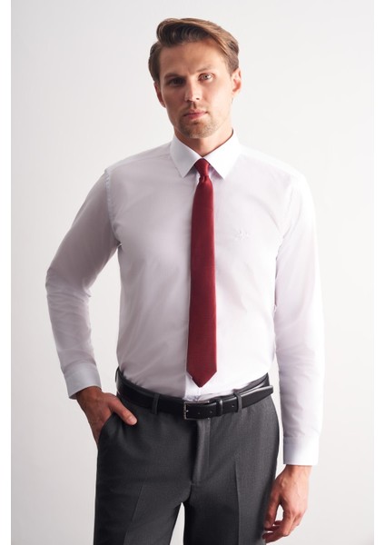 Beyaz Klasik Yaka Uzun Kol Cepsiz Slim Fit Basic Pamuklu Gömlek 1004255057 modelleri