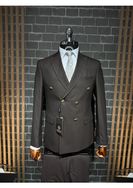 Slim Fit Çizgili Kruvaze Takım Elbise