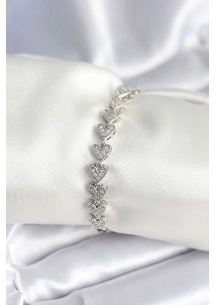 Pirinç Gümüş Renk Kalp Model Kadın Bileklik - TJ-BB7981