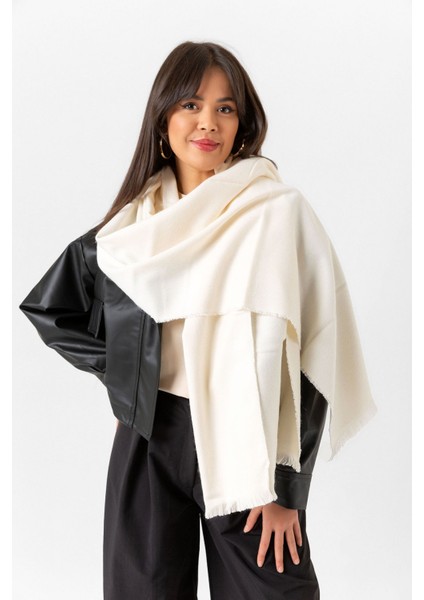 Sıcak Tutan Kalın Kışlık Yumuşak Dokulu Püsküllü Omuz Şalı Beyaz Uzun Pufy Düz Şal Atkı 175X70CM indirimleri