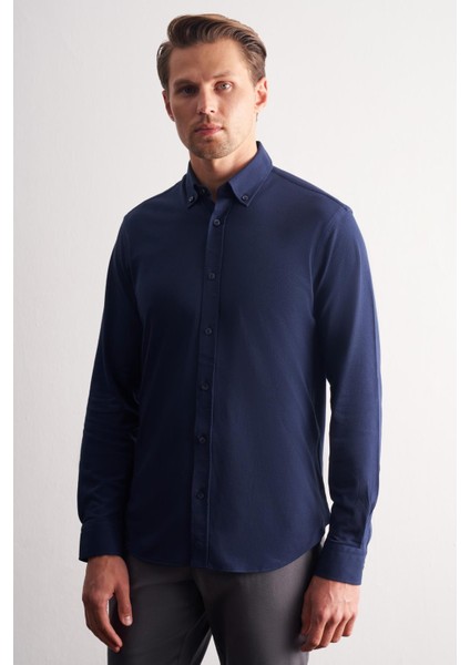Lacivert Düğmeli Yaka Kendinden Desenli Örme Uzun Kol Performans Ürün Slim Fit %100 Pamuk Gömlek 1004255272