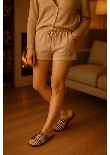 Sıcacık Peluş Kadın Ev Terliği | Kapalı Burun Karakterli