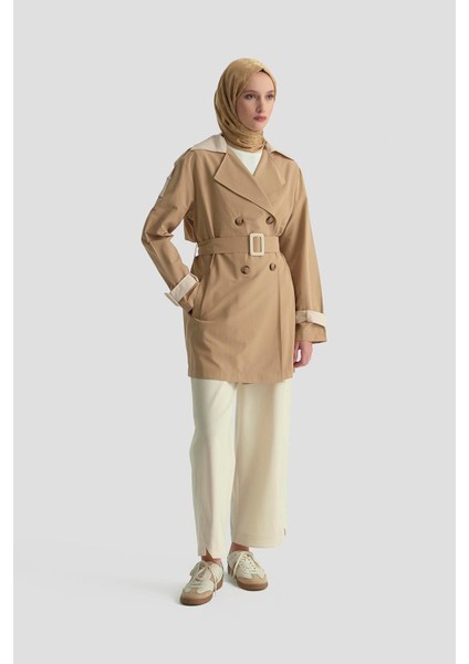 Kruvaze Kapamalı Düğmeli Kemerli Kısa Trençkot Bej 25YT705 fiyatları