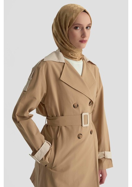 Kruvaze Kapamalı Düğmeli Kemerli Kısa Trençkot Bej 25YT705 modelleri