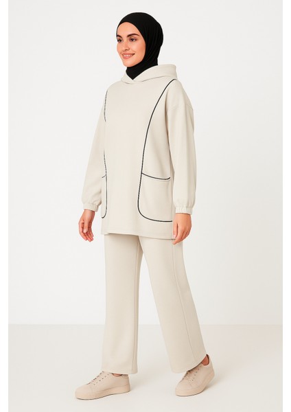 Tesettür Beyaz Biyeli Kapüşonlu Takım fiyatları
