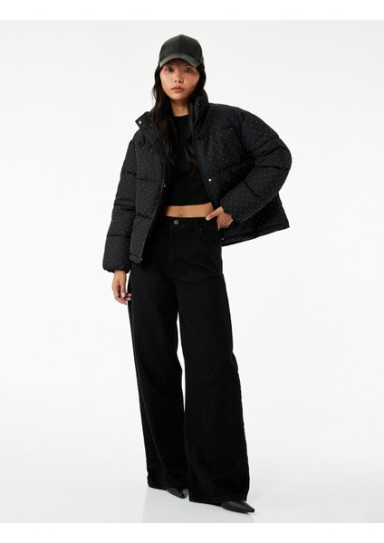 Dik Yaka Fermuarlı Cep Detaylı Taşlı Şişme Mont fiyatları