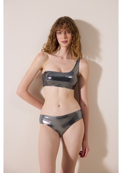 Faylinn Tek Omuz Parlak Gümüş Rengi Bikini Üstü - Gamze Erçel Koleksiyonu