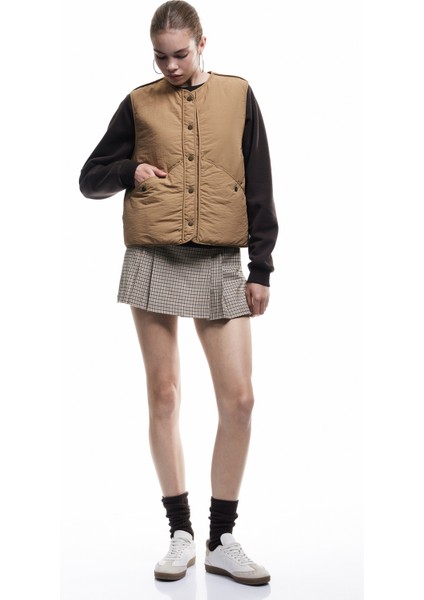 Yuvarlak Yaka Çıtçıt Düğmeli Kolsuz Yelek fiyatları