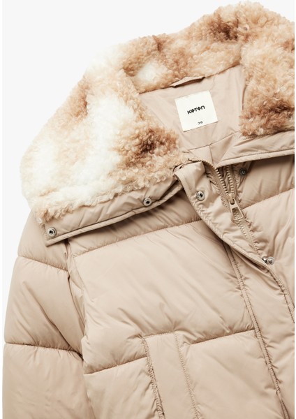 Uzun Kollu Cepli Fermuarlı Su Itici Suni Kürk Yaka Detaylı Kısa Şişme Mont indirimleri