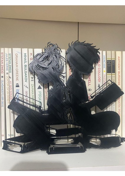 Siyah Kitap Okuyan Çocuklar Duvar Dekoru