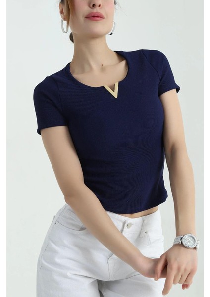 Kadın V Gold Tokalı Lacivert Kısa Kol T-Shırt