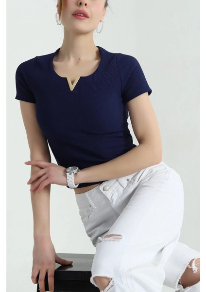 Kadın V Gold Tokalı Lacivert Kısa Kol T-Shırt modelleri