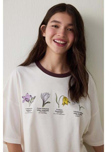 Ekru Bozkır Lalesi Çiçek Baskılı Pamuklu Bisiklet Yaka Kısa Kollu Şortlu Pijama Takımı - Inspired by Flora