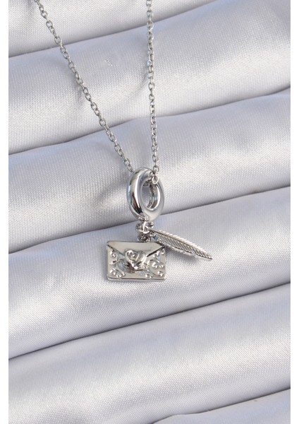 316L Çelik Gümüş Renk Kalp Detay Mektup Figür Charm Model Kadın Kolye - Lisinya